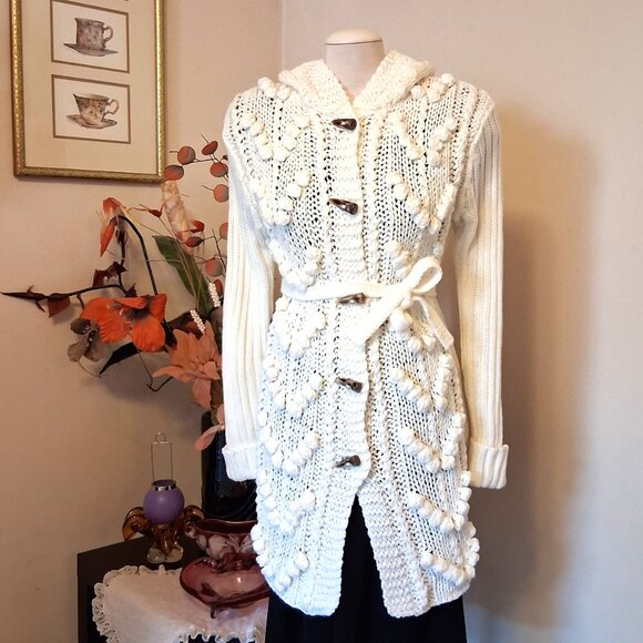 NWT Woman's White Hooded Cardigan Coat Knit Lightweight Warm & Elegant Outerwear - Picture 5 of 9